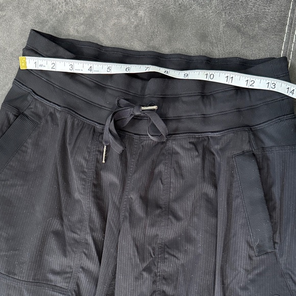 Lululemon dance studio mid rise pant size 6 - Picture 5 of 5